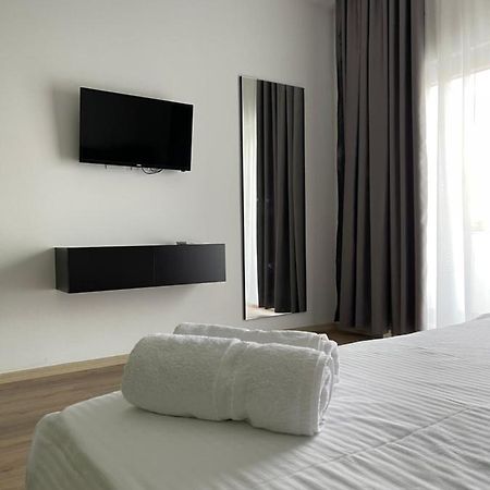 Ladi Rooms Tirana Exterior foto